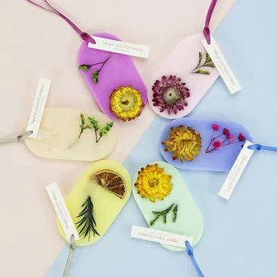 Acepte la tableta colorida personalizada de la vela de la cera de la fragancia de las flores secas decorativas del Club de cristal con la caja de embalaje