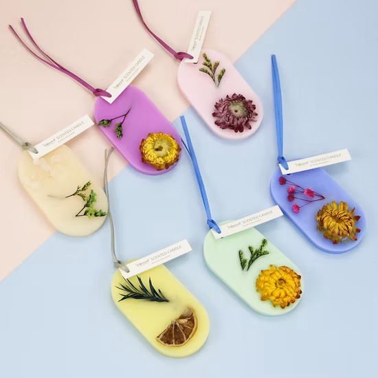 Acepte la tableta colorida personalizada de la vela de la cera de la fragancia de las flores secas decorativas del Club de cristal con la caja de embalaje